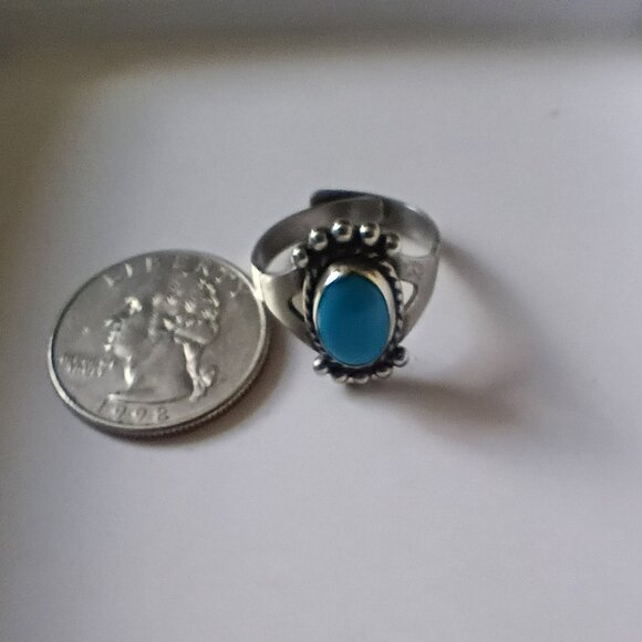 Beautiful Vintage Authentic Navajo Sleeping  Beauty Turquoise and Silver Ring - Picture 1 of 4